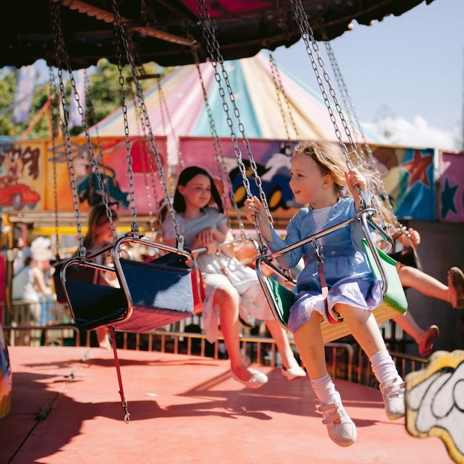 Flea markets, markets & yard sales